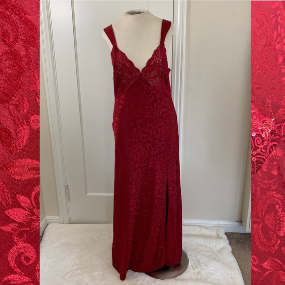 Victoria's Secret Other - Very early Gold label Victoria’s Secret maxi slip